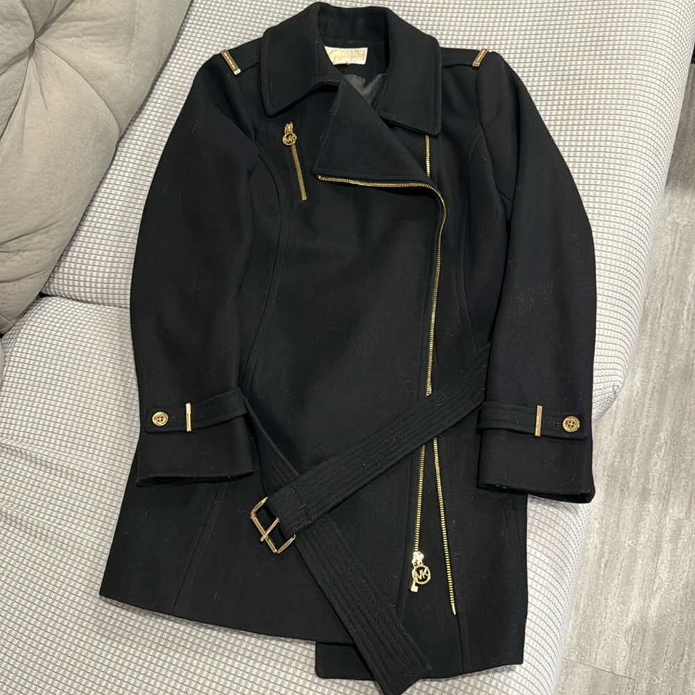 Womens Black and gold Michael Kors belted trench coat 🧥 size 10P.